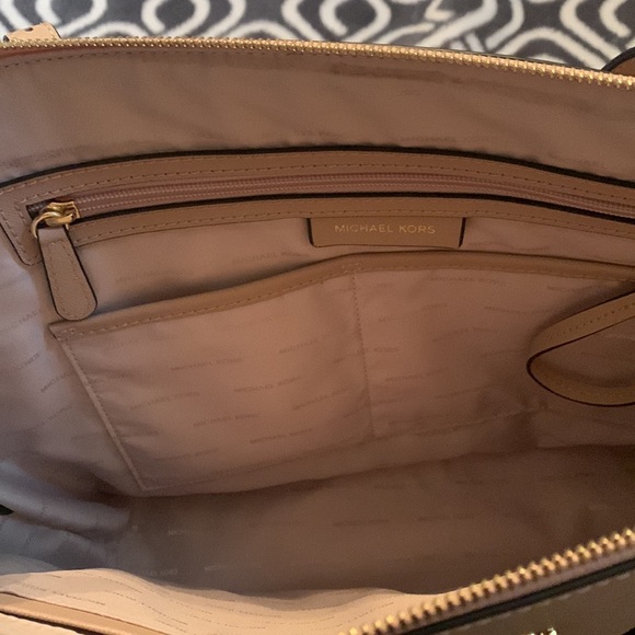 Michael Kors Zip Top Tote Bag - Picture 4 of 12